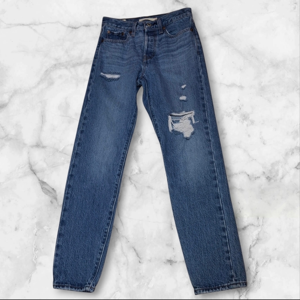 Levi's Wedgie Blue Denim Straight Tapered Leg Distressed Jeans Women Size 24